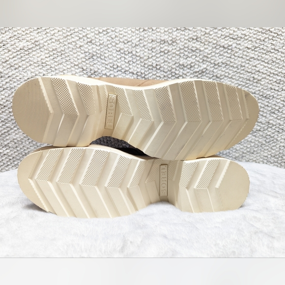 Sorel High-line Chelsea Boots Women's size 10 - Picture 8 of 12